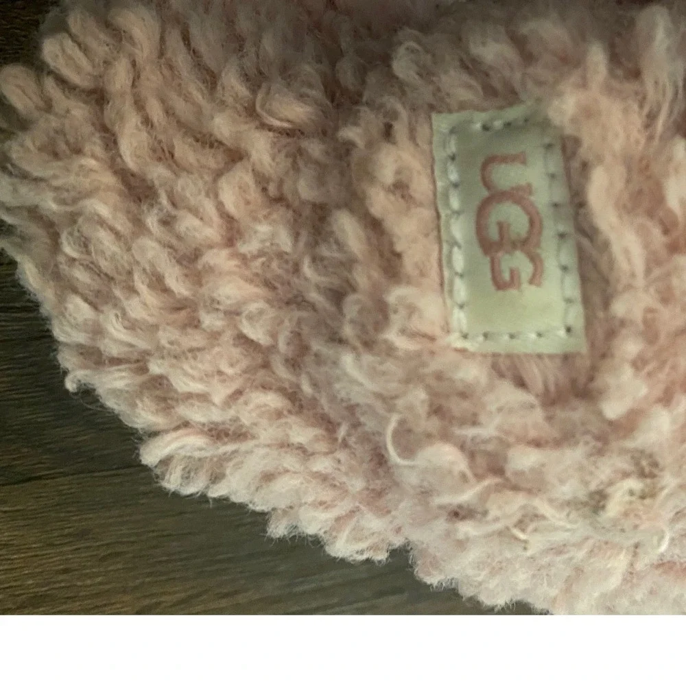 UGG adorable preowned